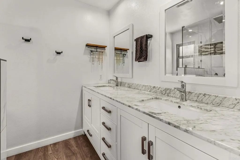 https://cdn.realtyfeed.com/cdn/127/306763249/23021397631481302e95b3bb40fc0c3f.webp
