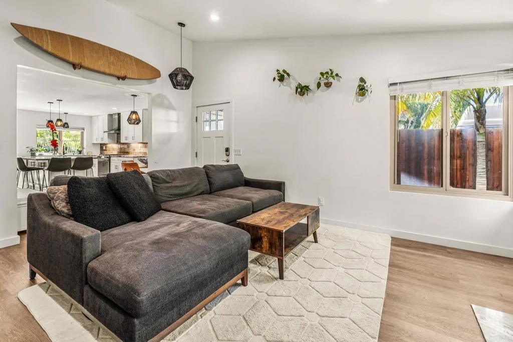 https://cdn.realtyfeed.com/cdn/127/306763249/674025a55a57e41fb2a8955c1a797334.webp