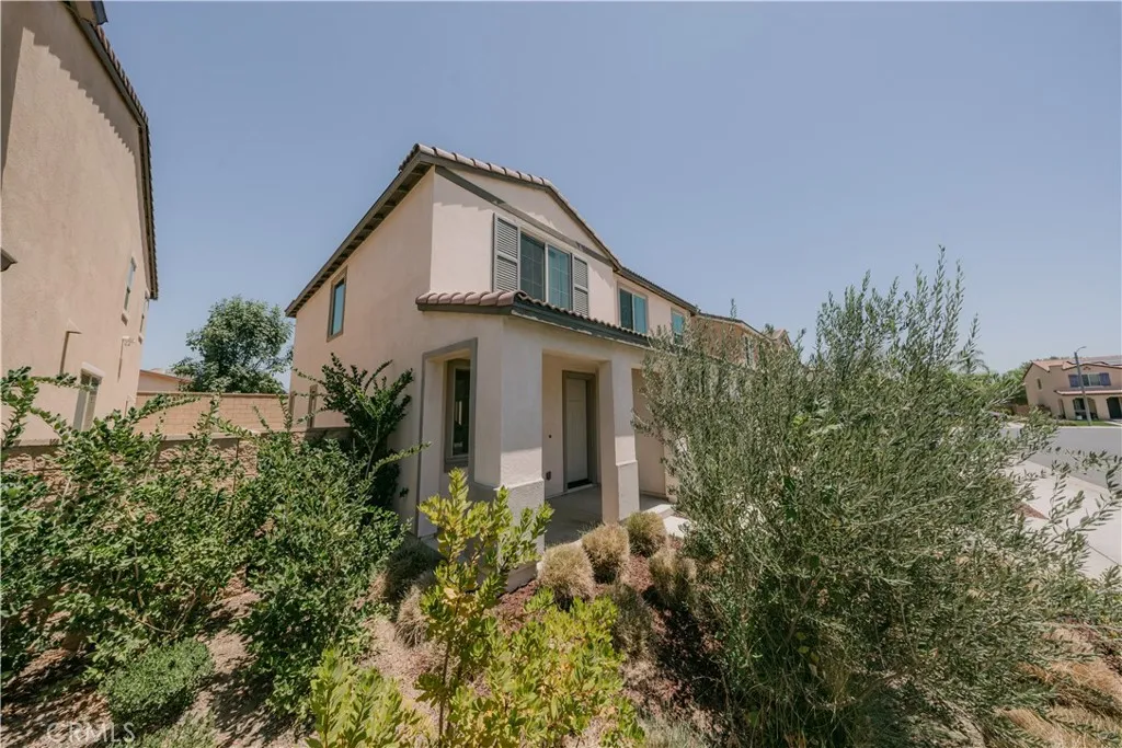 560 E Vodden, Rialto, CA 92376 - Photo 5 of 59, Rialto, CA