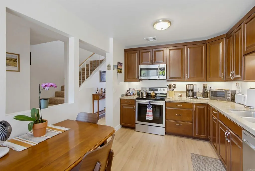 https://cdn.realtyfeed.com/cdn/127/306763251/26f4a8cc11f159a39f06a6a53f782f6c.webp