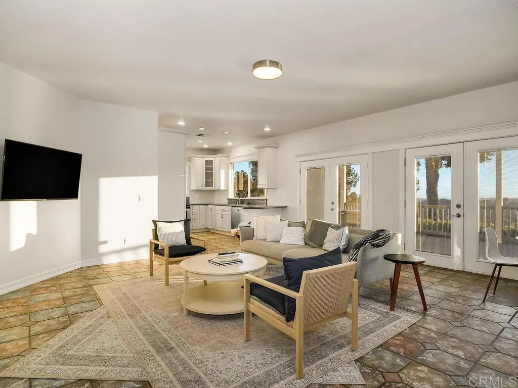 https://cdn.realtyfeed.com/cdn/127/306763265/978c5787ae8db2085be6f60e4627aa7b.webp