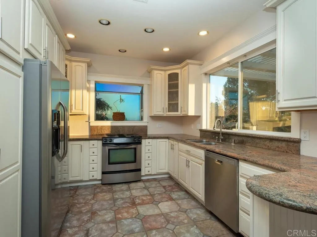 https://cdn.realtyfeed.com/cdn/127/306763265/f88674a0a24ea391a579e9db551d8d81.webp