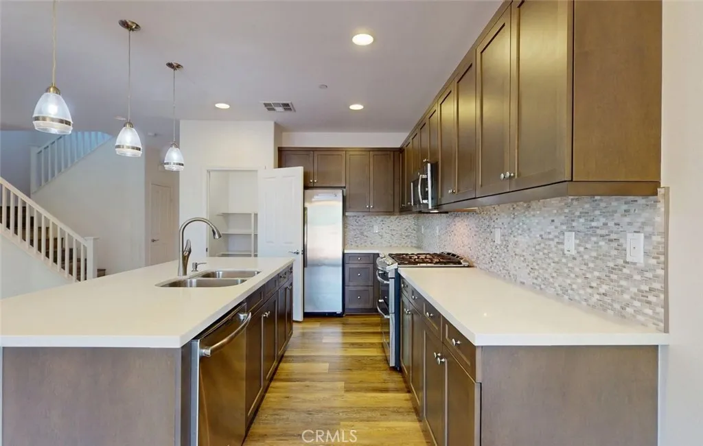 https://cdn.realtyfeed.com/cdn/127/306763310/18cd95e146e87619d9b6cf26ed67f764.webp