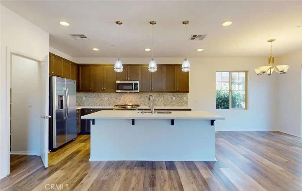 https://cdn.realtyfeed.com/cdn/127/306763310/c9d623a905f96c251cd7d575cb32bed1.webp