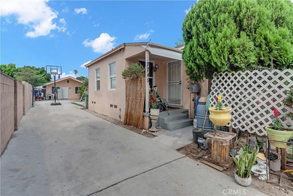 7745 Radford, North Hollywood, CA 91605 - Main photo, North Hollywood, CA