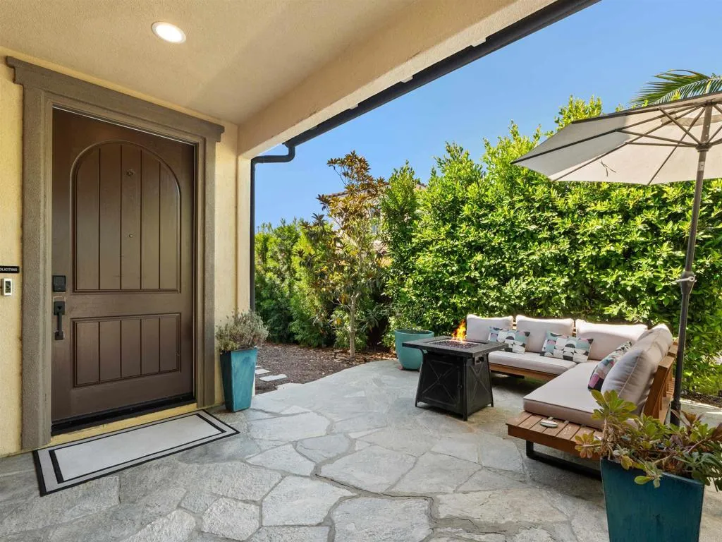https://cdn.realtyfeed.com/cdn/127/306763386/ee295bb98e619505ba996d64d5cf1ef2.webp