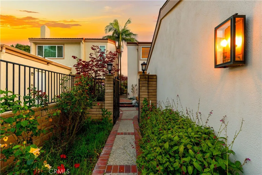 54 Willow Tree, Irvine, CA 92612 - Photo 3 of 52, Irvine, CA