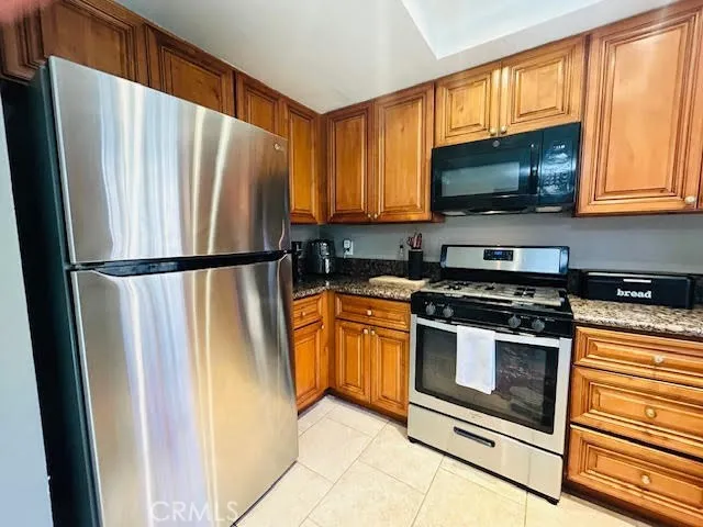 7304 Exeter Street Unit E, Paramount, CA 90723 - Photo 3 of 36, Paramount, CA