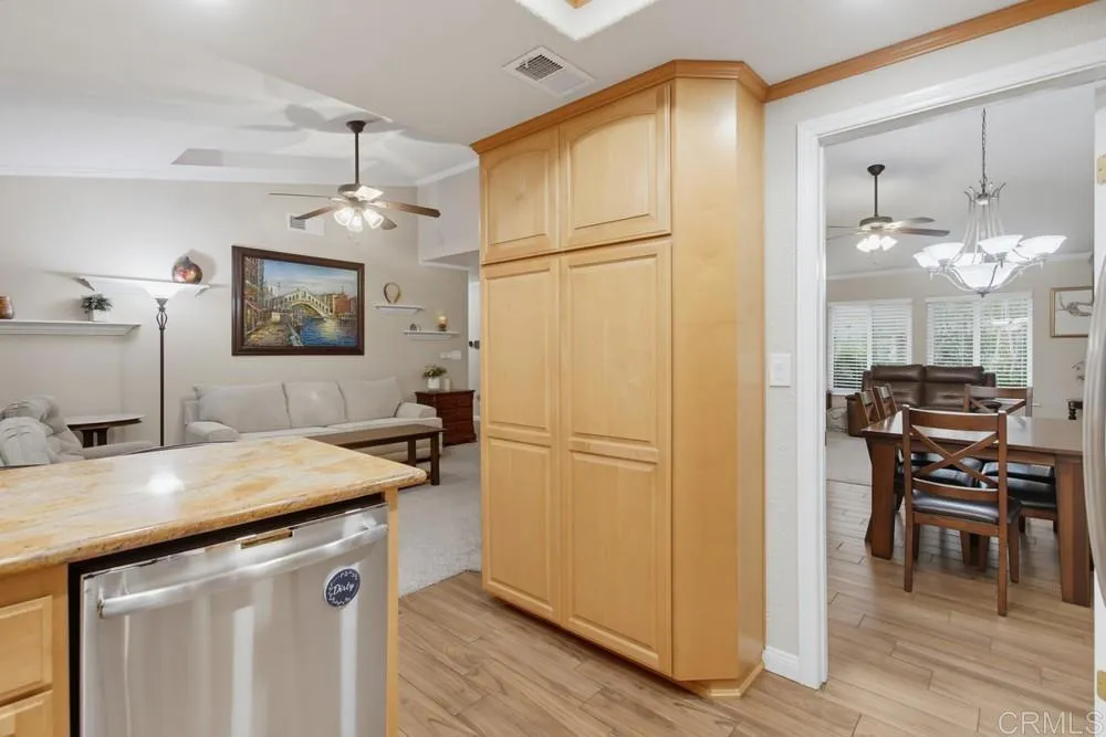https://cdn.realtyfeed.com/cdn/127/306763454/b44d56b953bf99970b89b8248bc0b113.webp