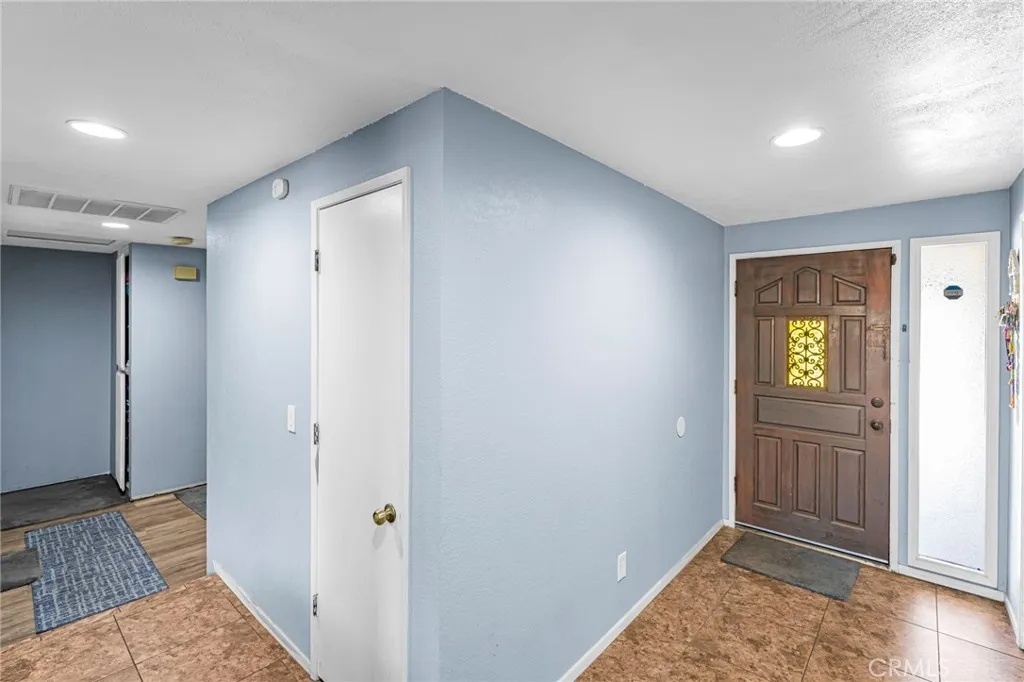 18025 Juniper Street, Hesperia, CA 92345 - Photo 3 of 25, Hesperia, CA