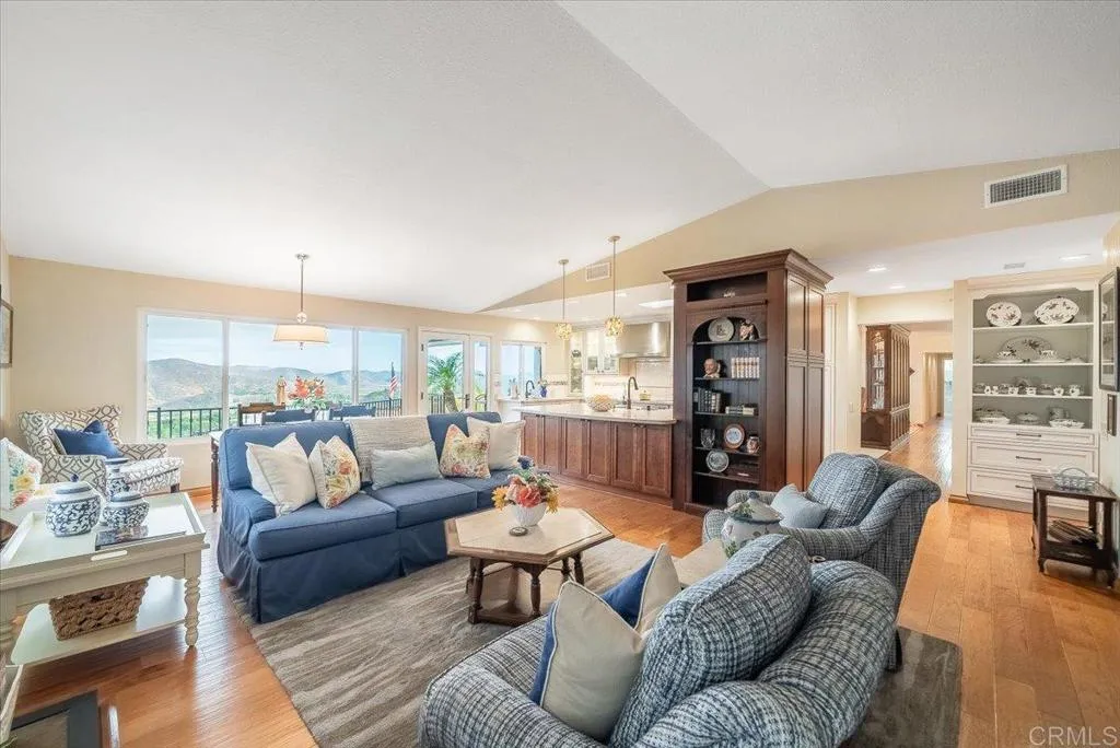 https://cdn.realtyfeed.com/cdn/127/306763500/6bc74a0107cf521e57b4226ba1abe06a.webp