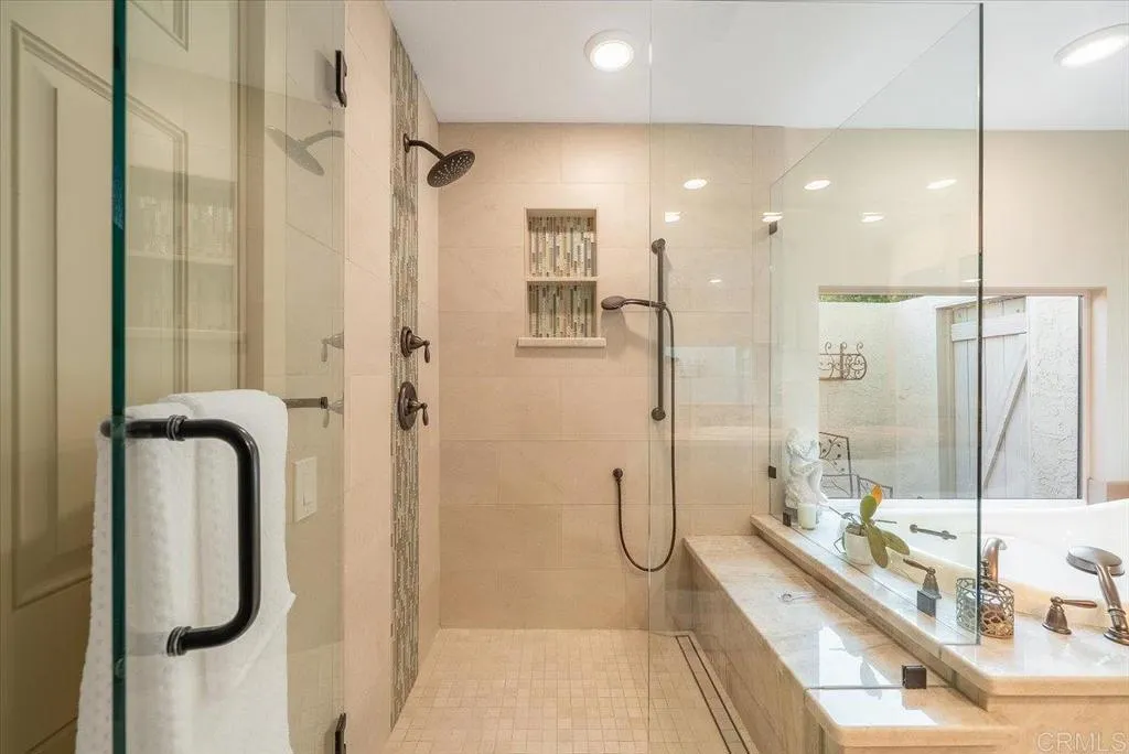 https://cdn.realtyfeed.com/cdn/127/306763500/8d38d8419bbb5c4d700d0173ffb91428.webp