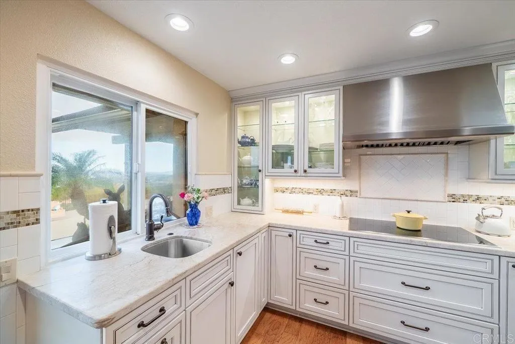 https://cdn.realtyfeed.com/cdn/127/306763500/8fa0d90cc8889381cd8aa14c5be0932d.webp
