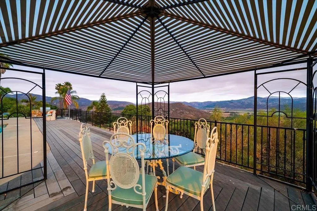 https://cdn.realtyfeed.com/cdn/127/306763500/feee9f1cc6e90959c80f90082930ccfd.webp