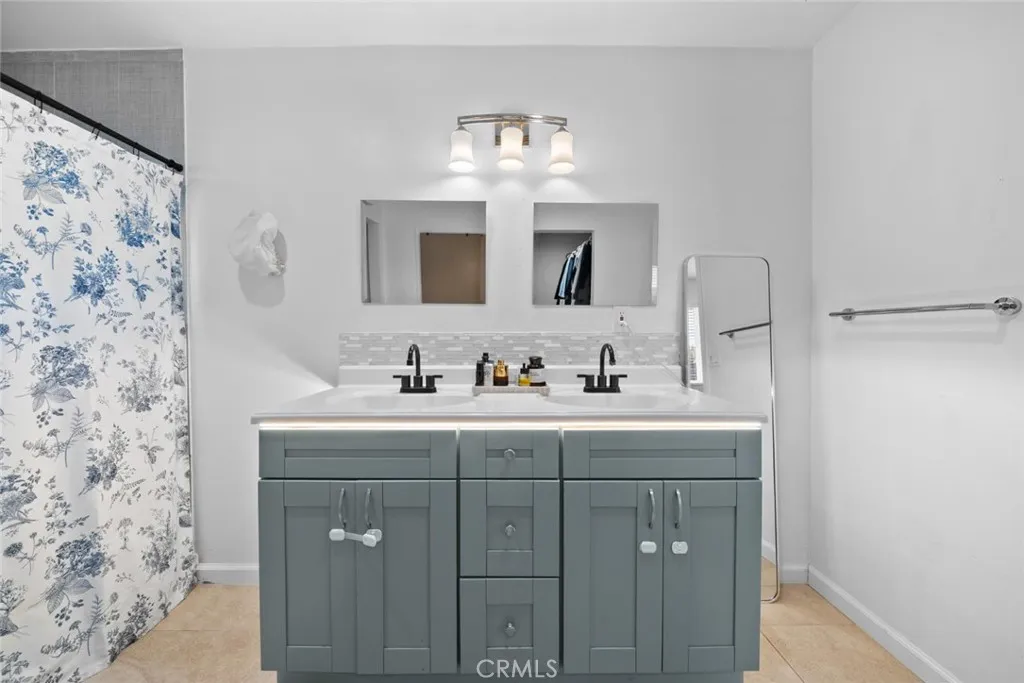 https://cdn.realtyfeed.com/cdn/127/306763507/4f890e27b790eec29d70a3e9e17056d7.webp