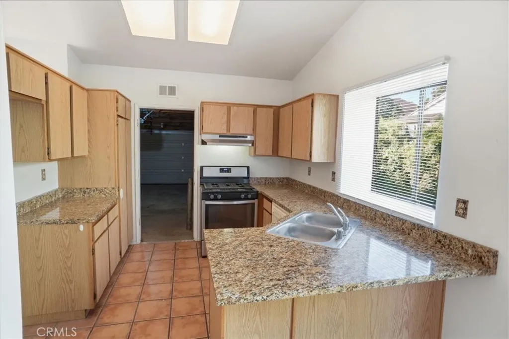 2350 Hopi, Ventura, CA 93001 - Photo 5 of 18, Ventura, CA