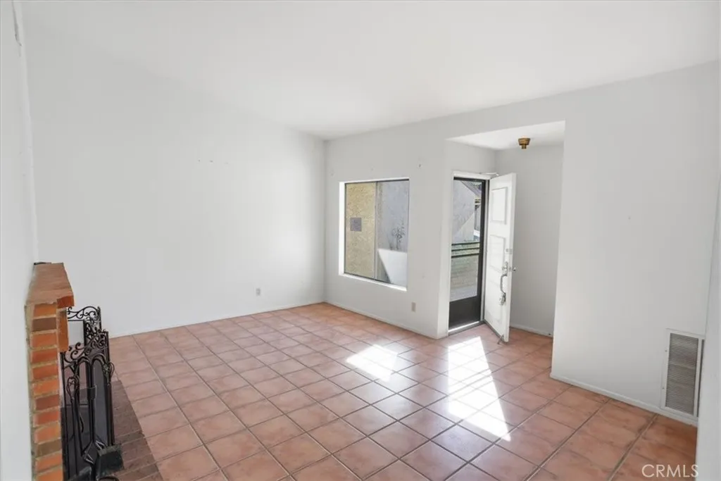2350 Hopi, Ventura, CA 93001 - Photo 4 of 18, Ventura, CA