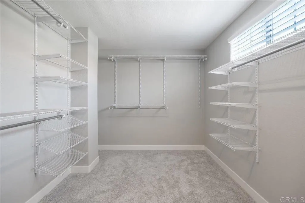 https://cdn.realtyfeed.com/cdn/127/306763526/561d303286de37468616f0d0b2bb404b.webp