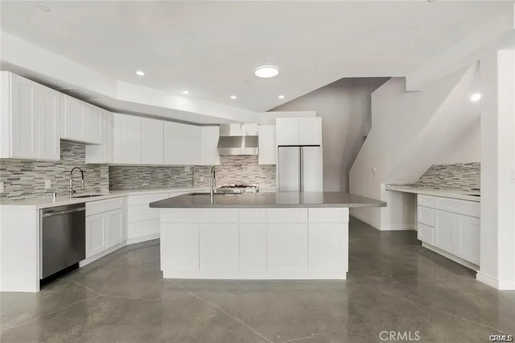 2411 N Topanga Canyon Boulevard, Topanga, CA 90290 - Photo 3 of 21, Topanga, CA