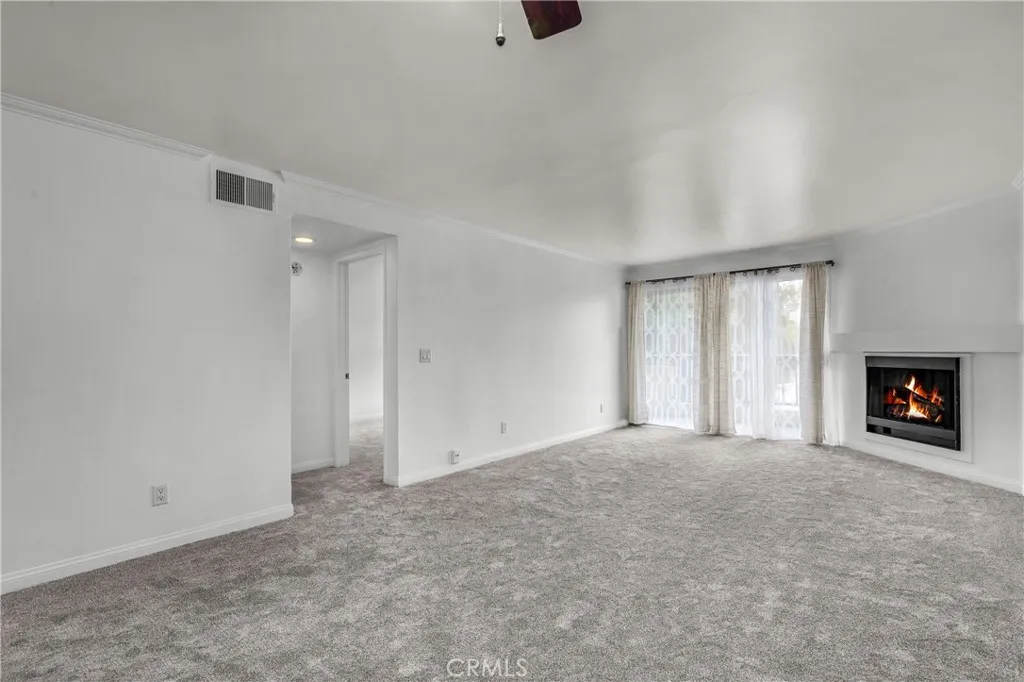 5500 Owensmouth Avenue Unit 228, Woodland Hills, CA 91367 - Photo 4 of 31, Woodland Hills, CA