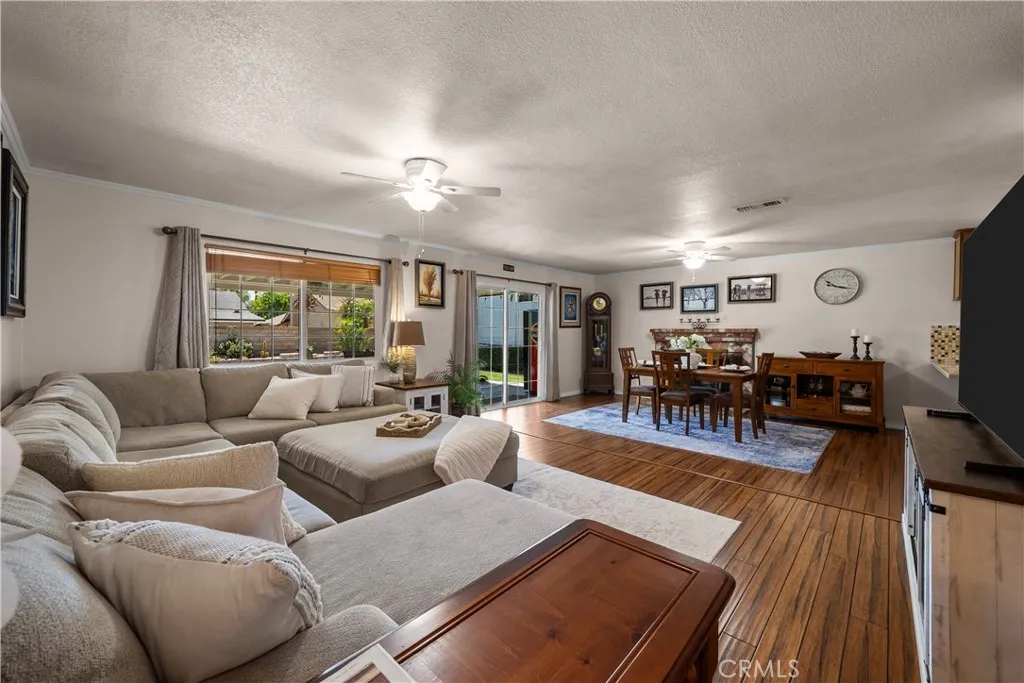 25074 Kerry Robin, Newhall, CA 91321 - Photo 4 of 49, Newhall, CA