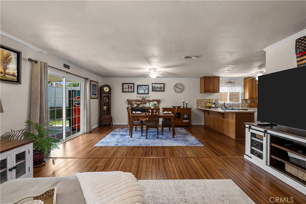 25074 Kerry Robin, Newhall, CA 91321 - Photo 5 of 49, Newhall, CA