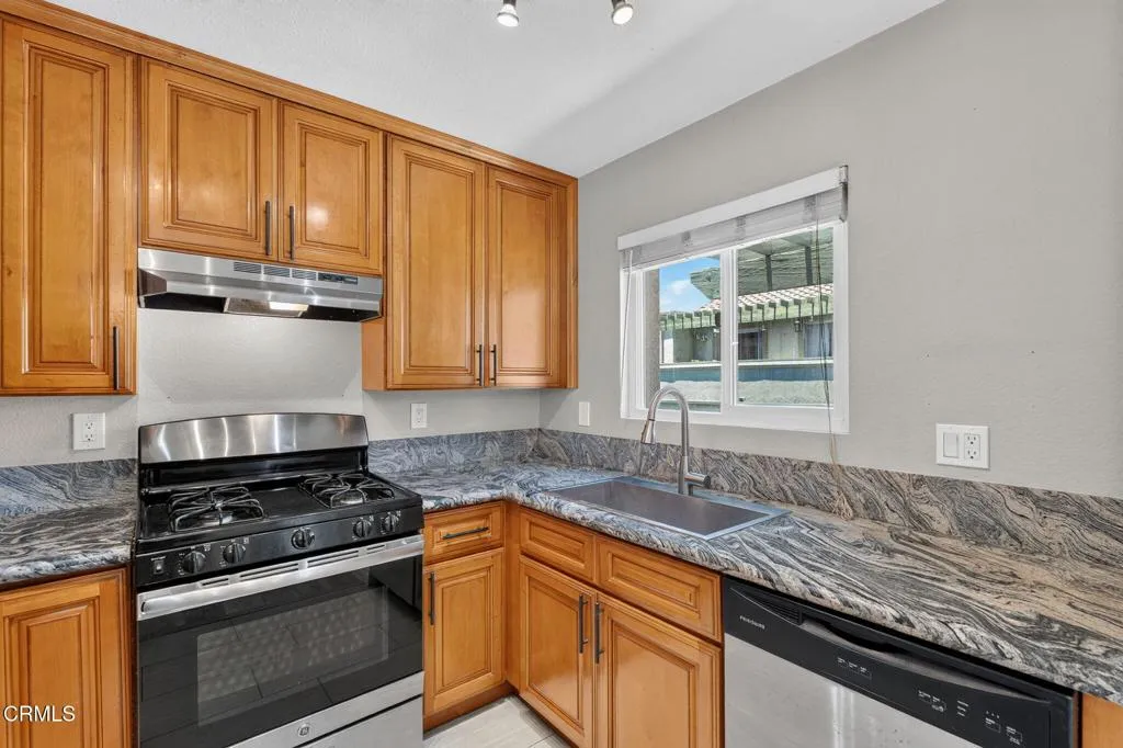 8396 Sunset Trail Place Unit F, Rancho Cucamonga, CA 91730 - Photo 3 of 27, Rancho Cucamonga, CA