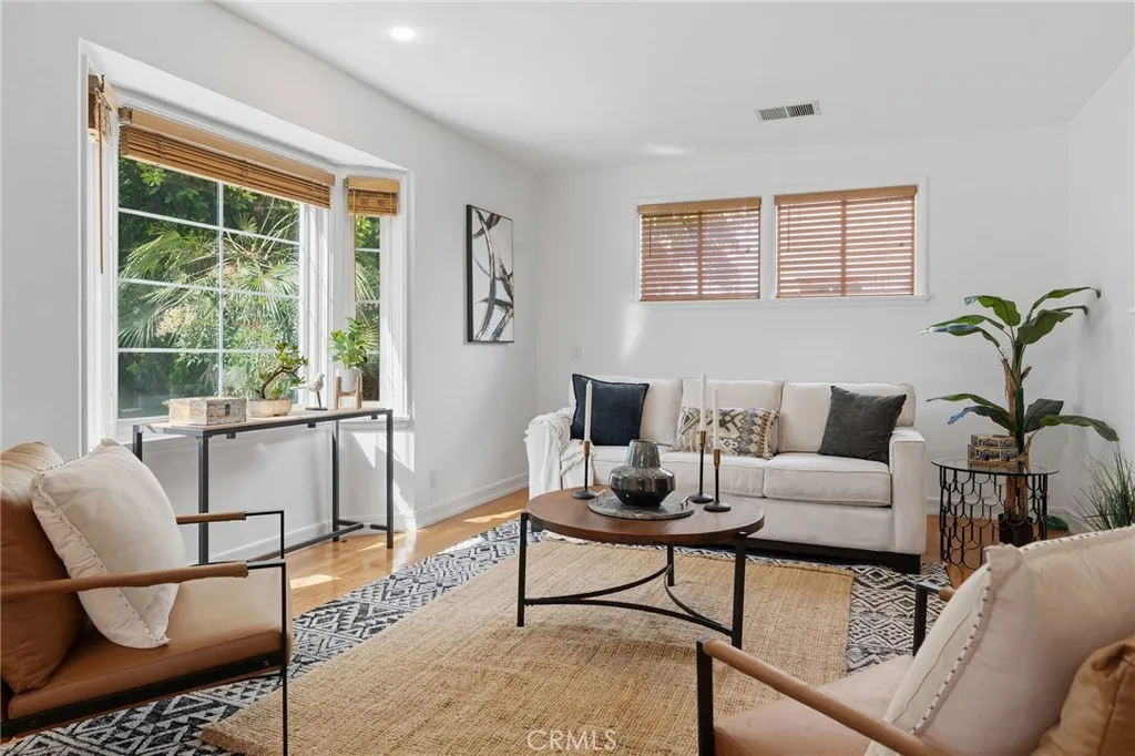 14335 Magnolia, Sherman Oaks, CA 91423 - Photo 4 of 45, Sherman Oaks, CA