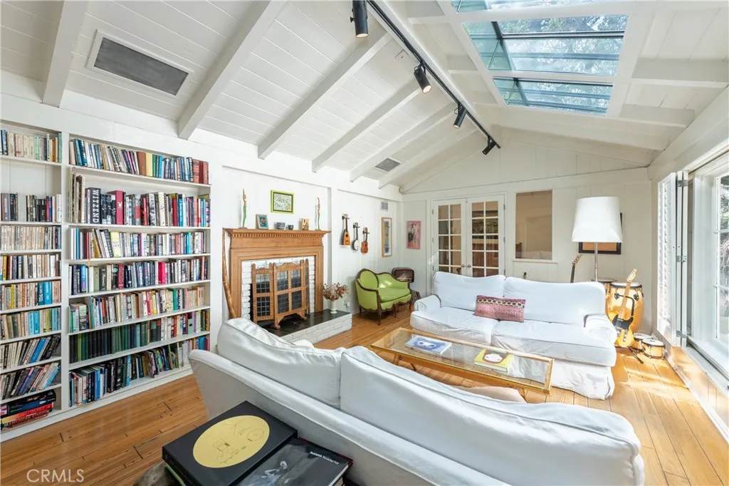 11446 Amanda Drive, Studio City, CA 91604 - Photo 4 of 44, Studio City, CA
