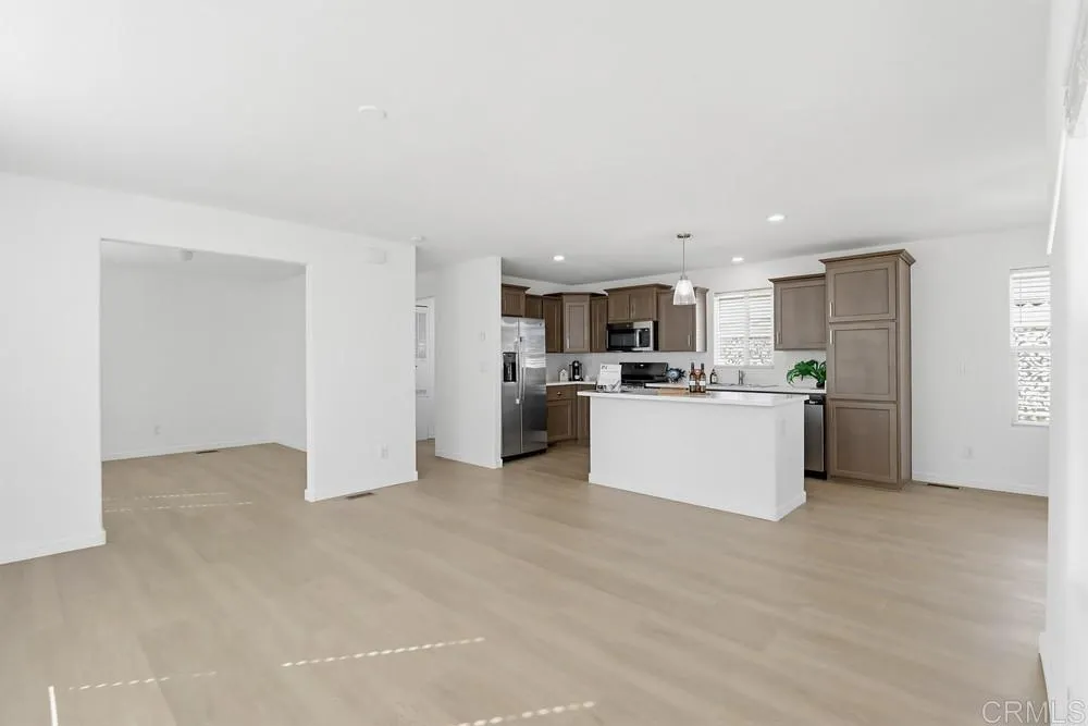 https://cdn.realtyfeed.com/cdn/127/306763588/37f1f58e40021dabe32df187b3713b30.webp