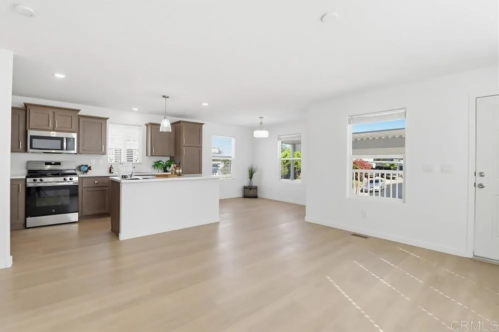 https://cdn.realtyfeed.com/cdn/127/306763588/f28134dbe5d6ae427e442e71e936001a.webp