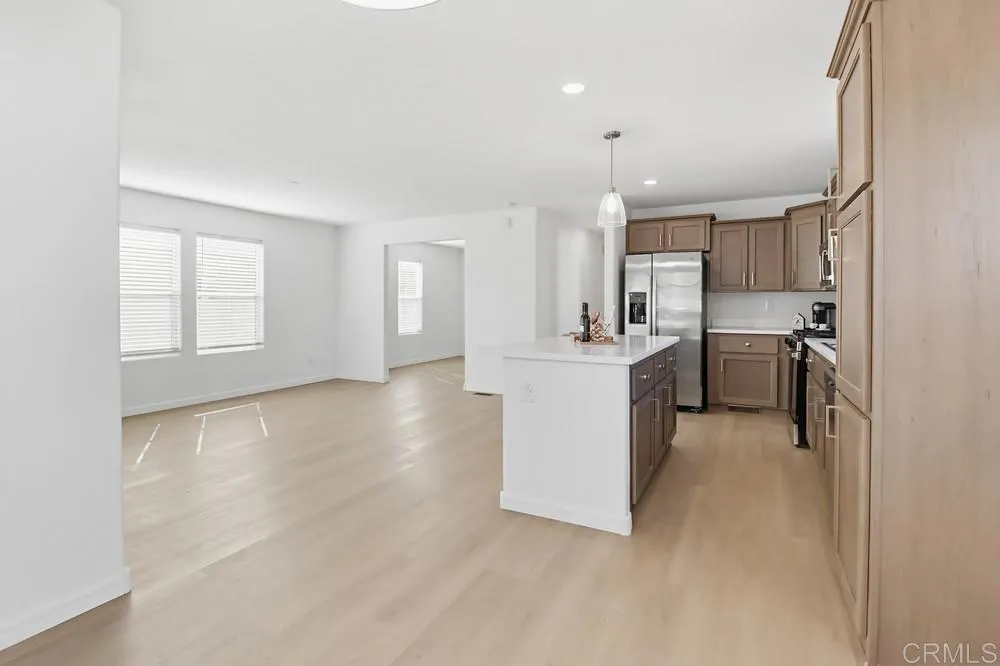 https://cdn.realtyfeed.com/cdn/127/306763588/fc699b7e3a7c01f04f428ffb6983d2b4.webp
