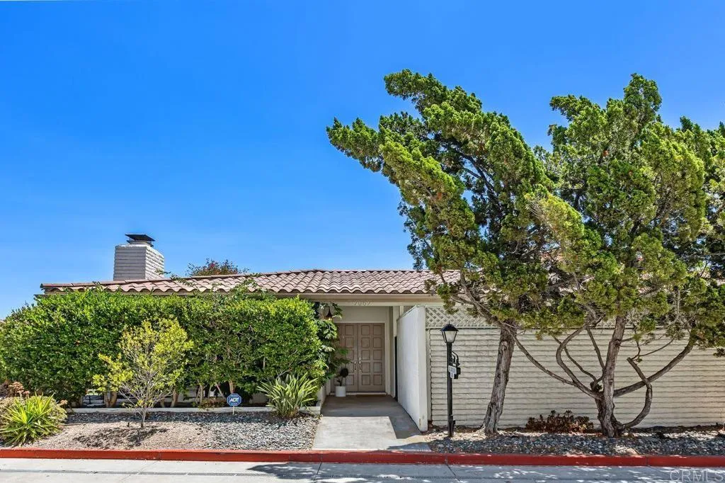 7057 Estrella De Mar Road, Carlsbad, CA 92009 - Main photo, Carlsbad, CA
