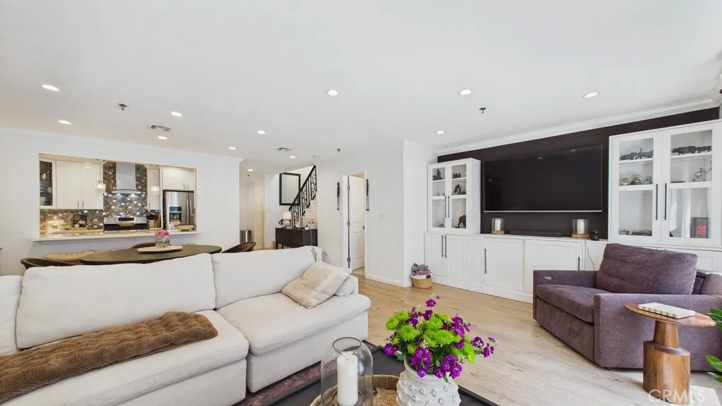 735 W California Unit 102, Glendale, CA 91203 - Photo 2 of 32, Glendale, CA
