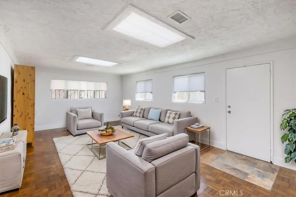 237 E 140th East, Los Angeles, CA 90061 - Photo 4 of 14, Los Angeles, CA