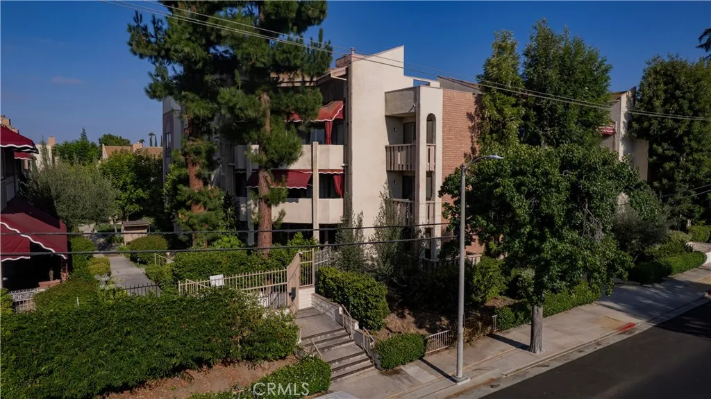 5236 Yarmouth Unit 113, Encino, CA 91316 - Photo 2 of 59, Encino, CA