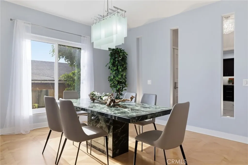 14271 Dickens Street Unit 201, Sherman Oaks, CA 91423 - Photo 5 of 42, Sherman Oaks, CA