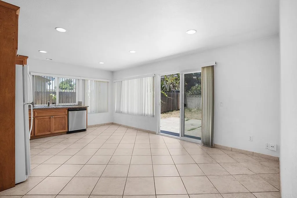 https://cdn.realtyfeed.com/cdn/127/306763616/24a9fcb66da1a856567f43b79e196d5e.webp