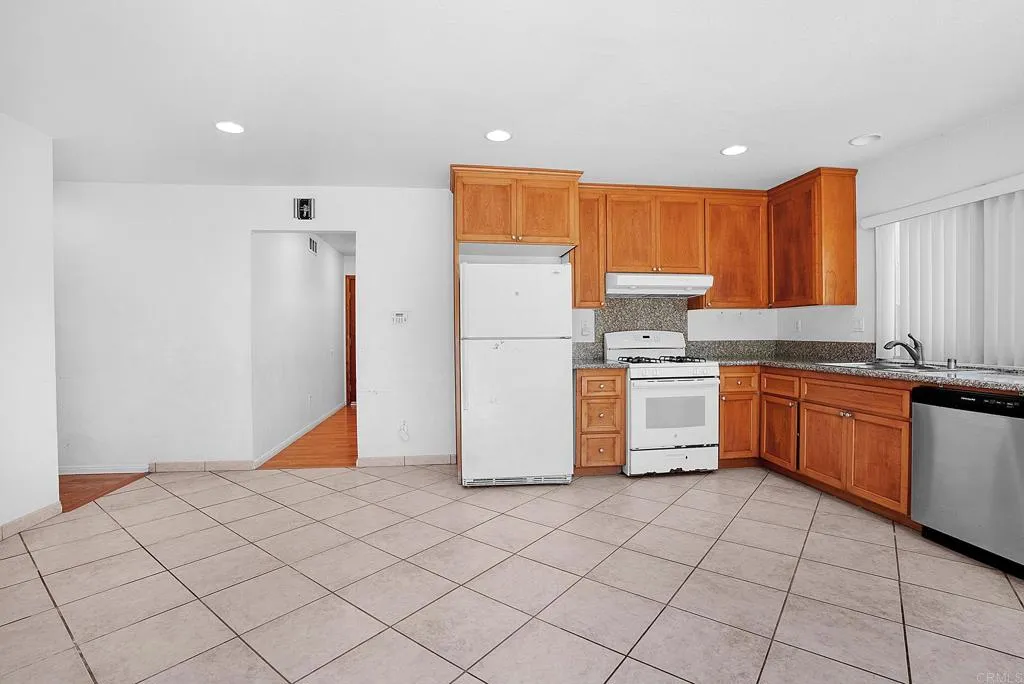 https://cdn.realtyfeed.com/cdn/127/306763616/a93292ad3d842209fb121b7794fab721.webp