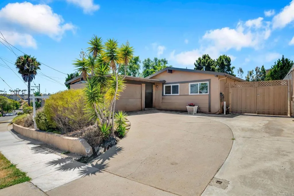 4560 Derrick Drive, San Diego, CA 92117 - Main photo, San Diego, CA