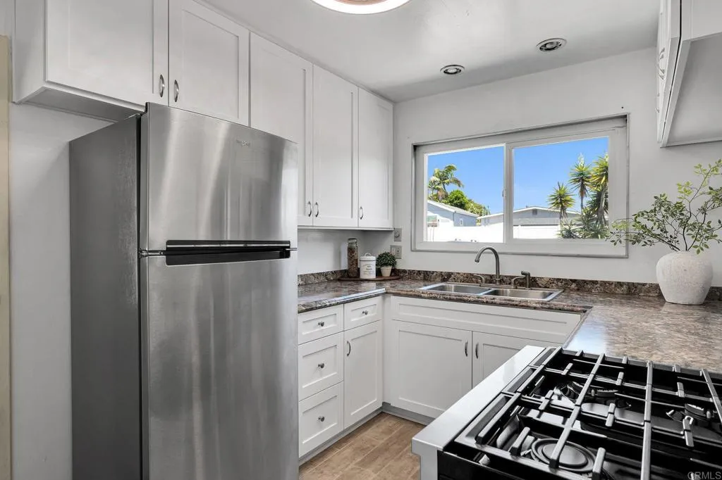 https://cdn.realtyfeed.com/cdn/127/306763628/746ad9d114eb2717762ec4d2ff12fd54.webp
