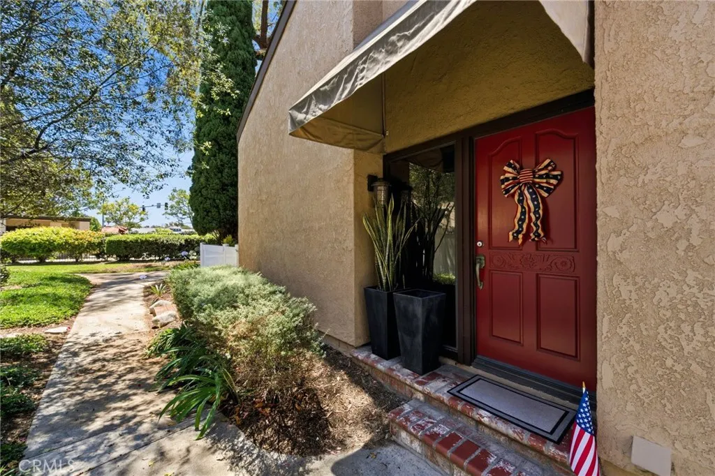 905 Hyde Court, Costa Mesa, CA 92626 - Photo 3 of 33, Costa Mesa, CA