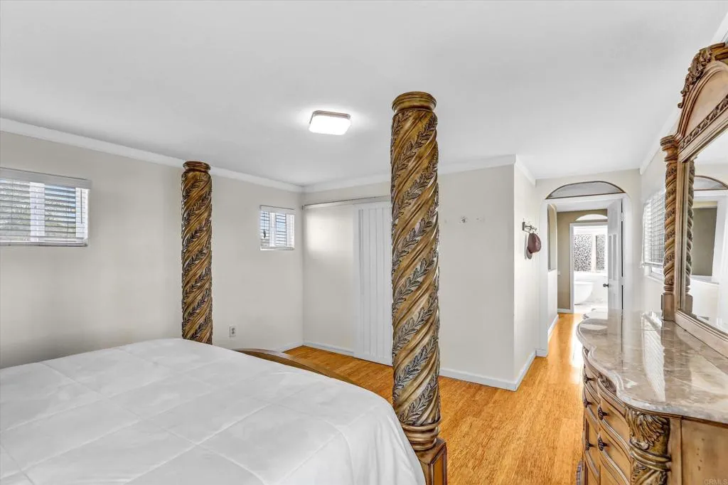 https://cdn.realtyfeed.com/cdn/127/306763676/6e1ca3abdfc39881627d19ed11b3887f.webp
