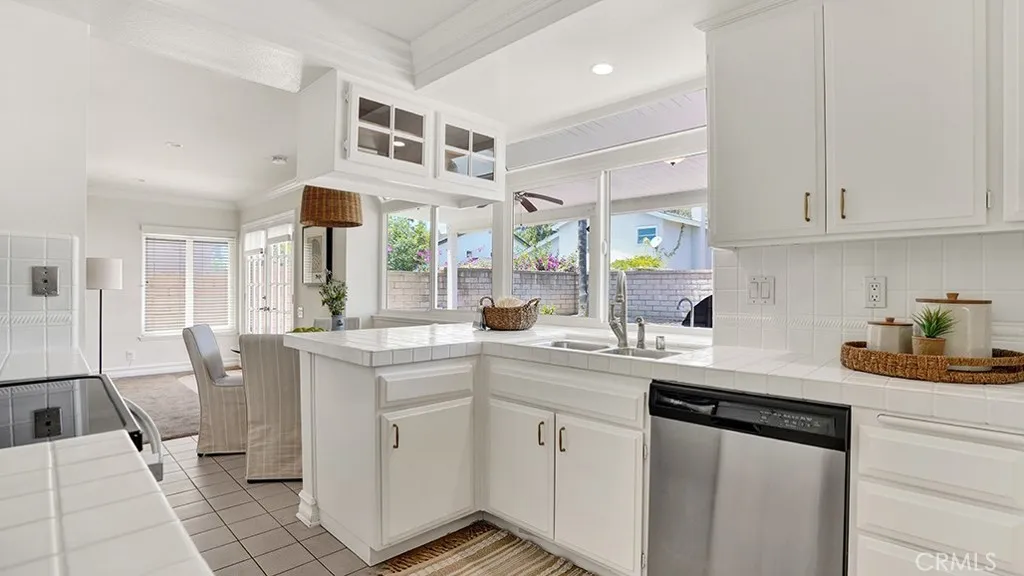 22995 Ashwood, Lake Forest, CA 92630 - Photo 4 of 33, Lake Forest, CA