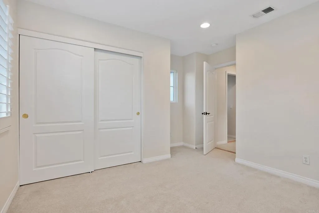https://cdn.realtyfeed.com/cdn/127/306763740/1a9ce702a8ff055d6ca27d1dbef7e3bb.webp