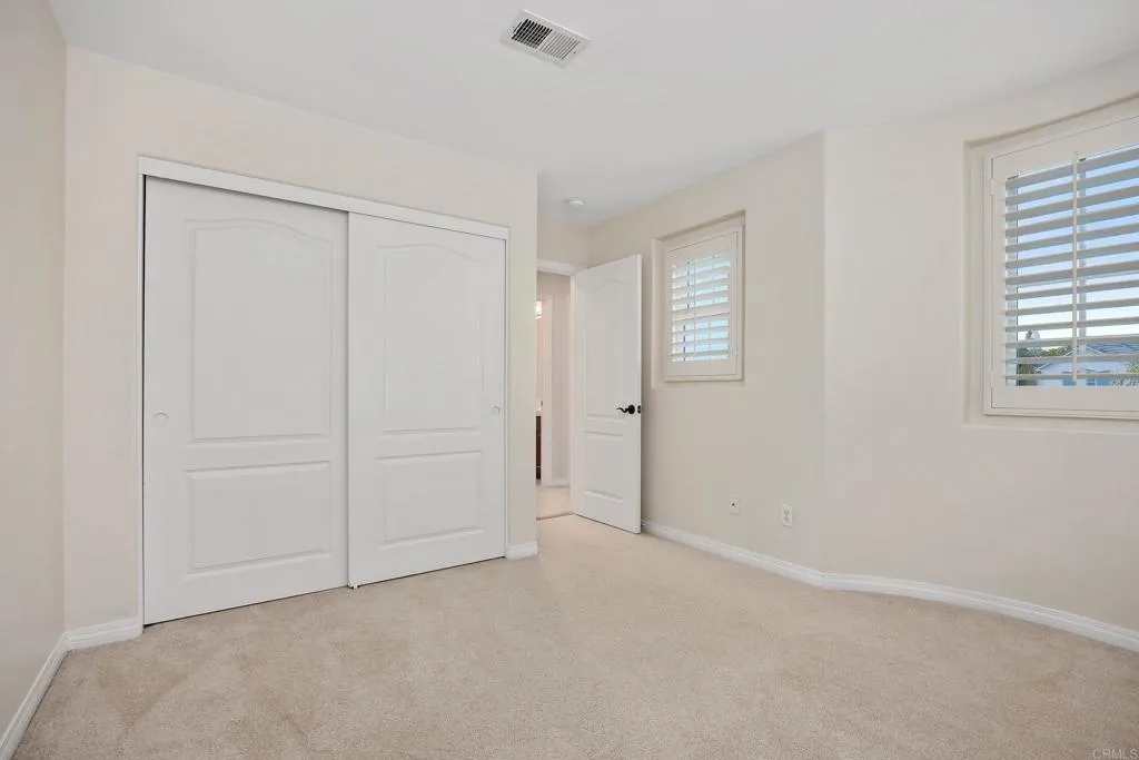 https://cdn.realtyfeed.com/cdn/127/306763740/6f32ad6fbef3492fc994e82428e5c716.webp