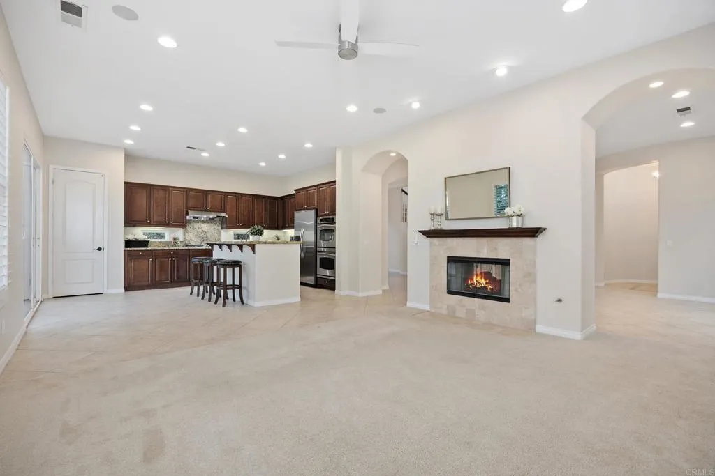 https://cdn.realtyfeed.com/cdn/127/306763740/6fd157929fdf1175efaa7487c39032db.webp