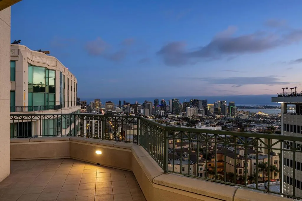 https://cdn.realtyfeed.com/cdn/127/306763768/3405e35585f997261ad671971a25e33c.webp