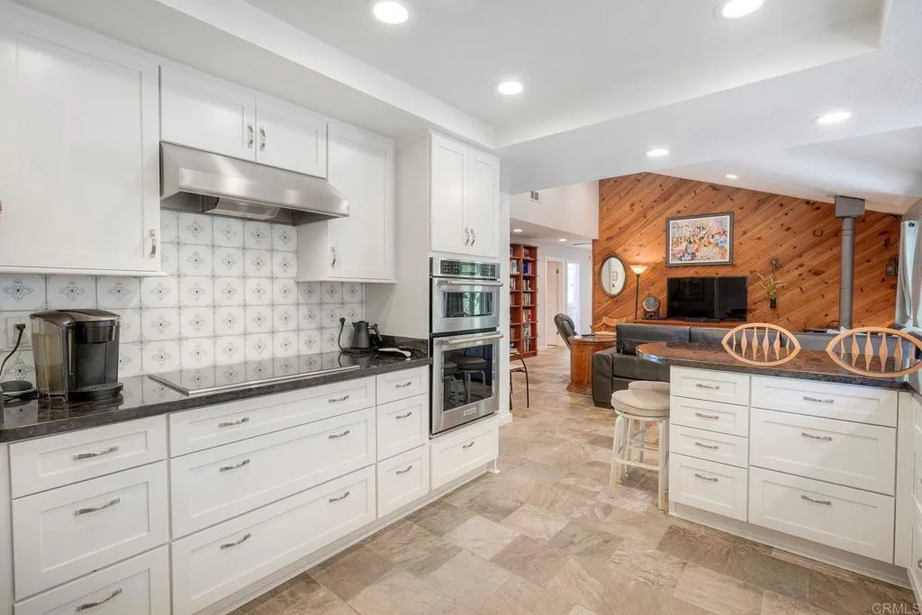 https://cdn.realtyfeed.com/cdn/127/306763770/2396624ccaf6d14ce22b4709c1bd93a2.webp