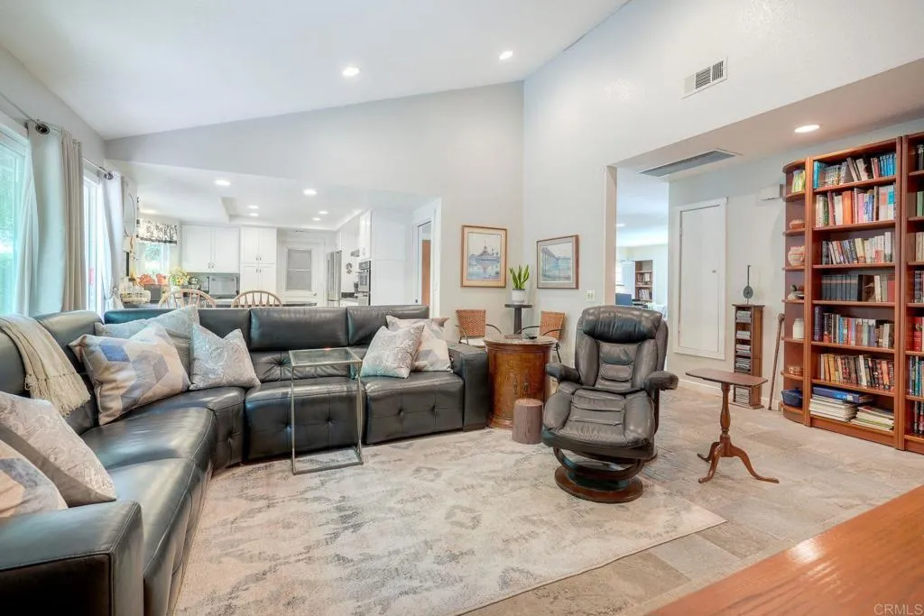 https://cdn.realtyfeed.com/cdn/127/306763770/3b8b3e9e272468918fe836467cd6b117.webp
